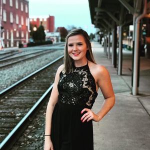 Meet your Posher, Lauren